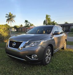 Used 2016 Nissan Pathfinder Platinum image 1