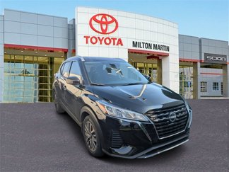 Used 2024 Nissan Kicks SV image 1