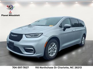 Used 2023 Chrysler Pacifica Touring-L image 1