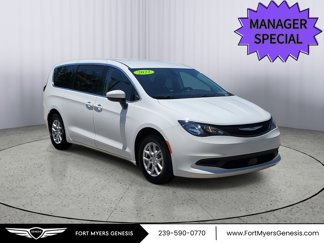 Used 2022 Chrysler Voyager LX image 1