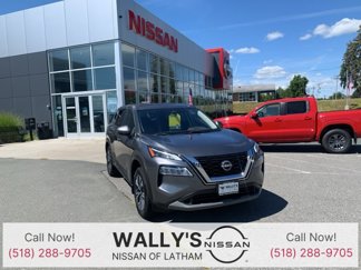 Used 2023 Nissan Rogue SV image 1
