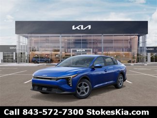 New 2025 Kia K4 LXS image 1