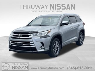 Used 2017 Toyota Highlander XLE image 1