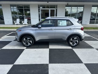 Used 2024 Hyundai Venue SEL image 1