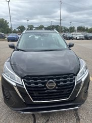 Used 2021 Nissan Kicks SV image 1