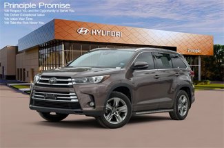 Used 2017 Toyota Highlander Limited image 1