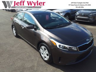 Used 2017 Kia Forte LX image 1
