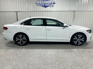 Used 2021 Volkswagen Passat 2.0T SE image 1