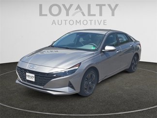 Used 2023 Hyundai Elantra SEL image 1