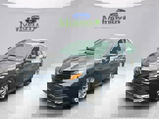 Used 2018 Toyota Camry SE image 1