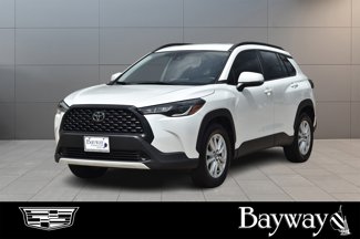 Used 2022 Toyota Corolla Cross LE video 1