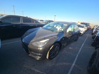 Used 2022 Tesla Model 3 Standard Range image 1