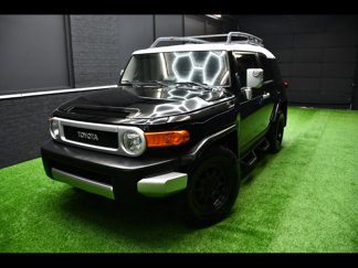 Used 2013 Toyota FJ Cruiser 2WD image 1