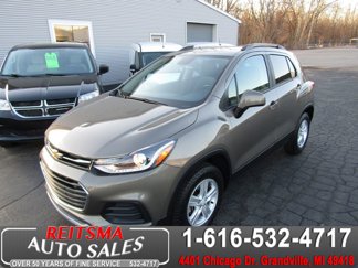 Used 2021 Chevrolet Trax LT w/ Premium Seat Package image 1