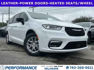 New 2026 Chrysler Pacifica Select image 1