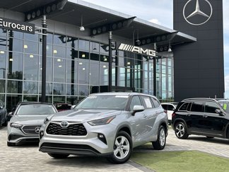 Used 2022 Toyota Highlander LE image 1