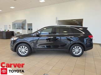 Used 2017 Kia Sorento LX image 1
