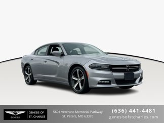 Used 2017 Dodge Charger SXT image 1