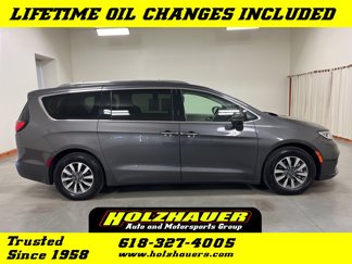 Used 2021 Chrysler Pacifica Touring-L image 1