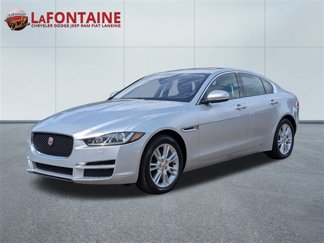 Used 2018 Jaguar XE Premium image 1