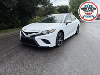Used 2020 Toyota Camry SE image 1