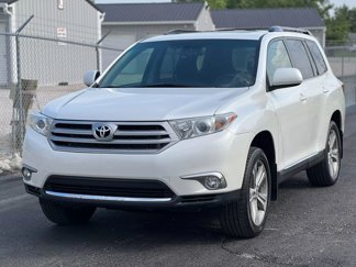 Used 2013 Toyota Highlander SE image 1