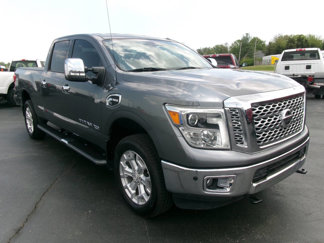Used 2017 Nissan Titan SL image 1
