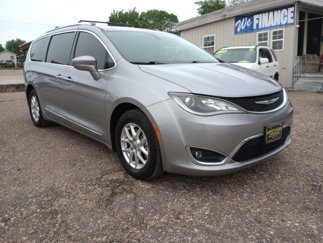 Used 2020 Chrysler Pacifica Touring-L image 1