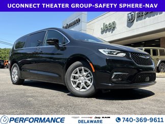 New 2026 Chrysler Pacifica Select image 1