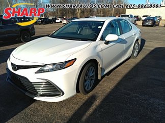 Used 2023 Toyota Camry LE image 1