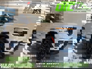 Used 2024 Jeep Grand Cherokee Altitude image 1