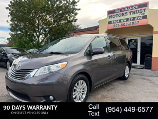 Used 2014 Toyota Sienna XLE image 1