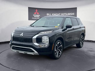 Used 2023 Mitsubishi Outlander SE image 1