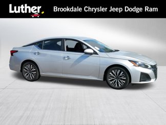 Used 2023 Nissan Altima 2.5 SV image 1