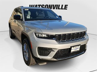 New 2025 Jeep Grand Cherokee Laredo image 1