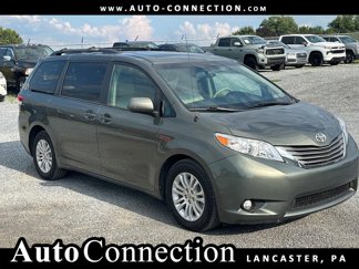 Used 2013 Toyota Sienna XLE image 1