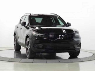 Used 2019 Volvo XC40 T5 R-Design image 1