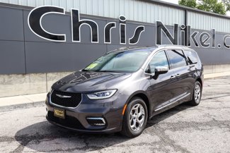 Used 2023 Chrysler Pacifica Limited image 1