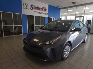 Used 2022 Toyota Prius LE image 1