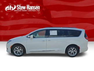 Used 2017 Chrysler Pacifica Touring-L Plus w/ Tire & Wheel Group image 1