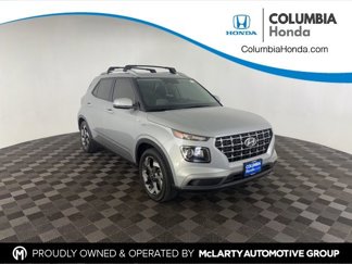 Used 2023 Hyundai Venue SEL image 1