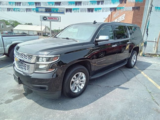 Used 2017 Chevrolet Suburban LT image 1