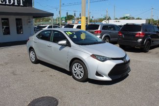 Used 2018 Toyota Corolla LE image 1