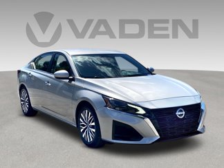 Used 2023 Nissan Altima 2.5 SV image 1