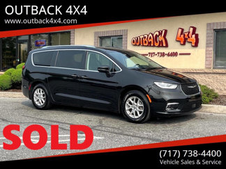 Used 2021 Chrysler Pacifica Touring-L image 1