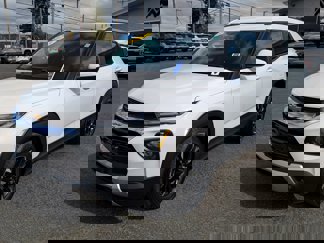 Used 2023 Chevrolet TrailBlazer LT image 1