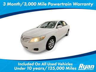 Used 2011 Toyota Camry LE image 1