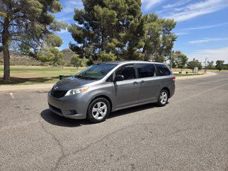 Used 2012 Toyota Sienna image 1