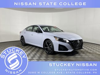 Used 2024 Nissan Altima 2.5 SR w/ SR Premium Package image 1