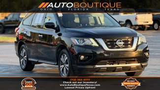 Used 2017 Nissan Pathfinder SV image 1